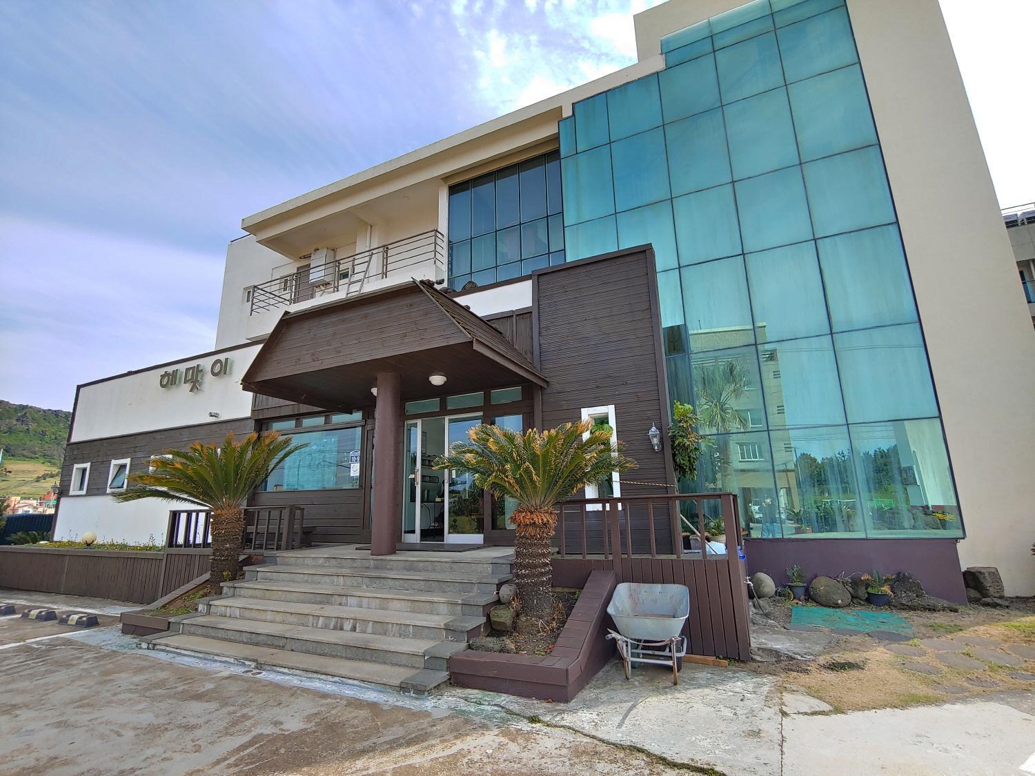 Seongsan Sunrise Pension Seogwipo Exterior photo